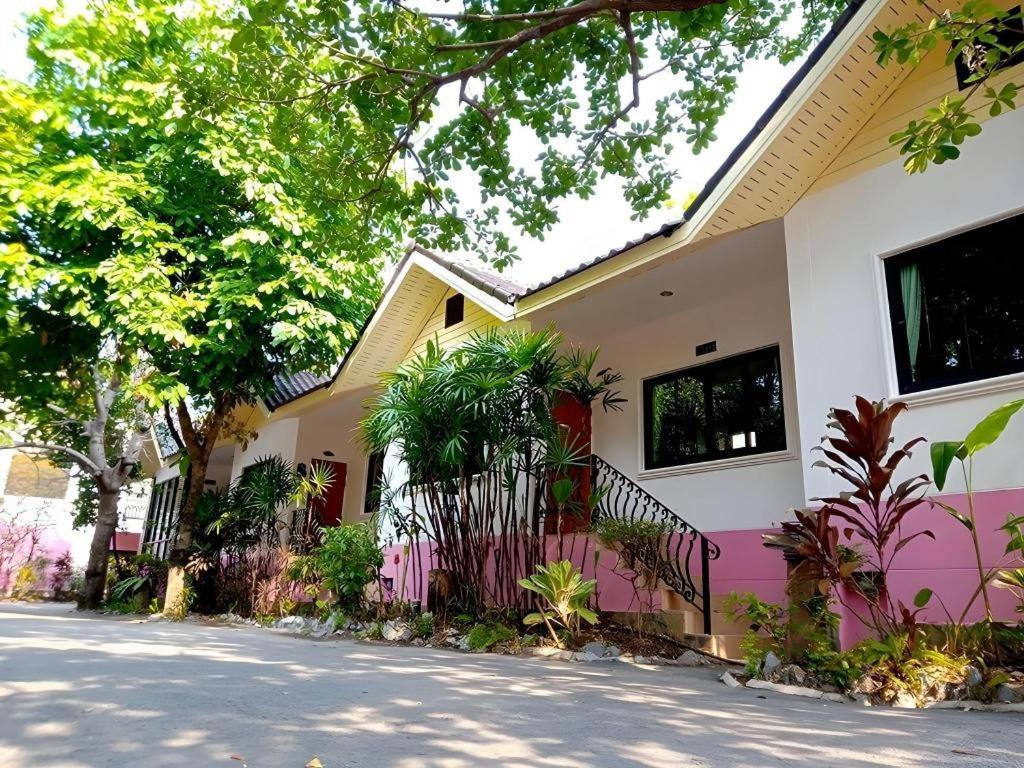 Chayada Garden House And Resort Nakhonratchasima Exterior foto